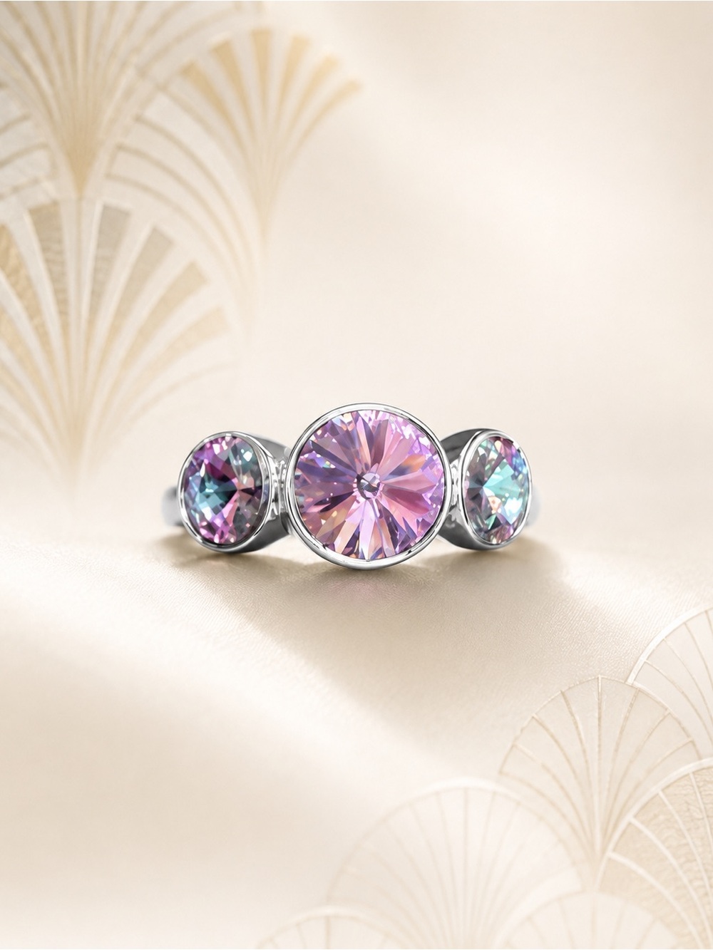 🆕❤️Three-Stone Vitral Lite Crystal Rivoli Ring